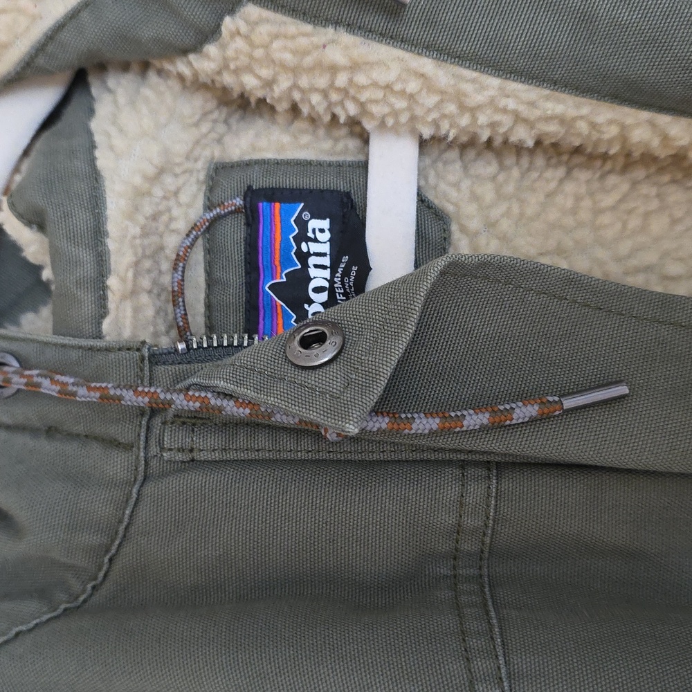 Olive Green Hooded Patagonia Coat - Picture 5 of 6